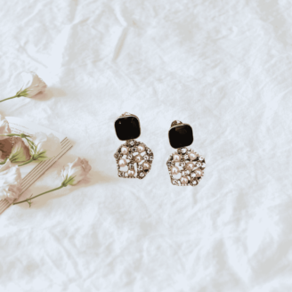 Shining Stone Pearl Black Stud Earrings BG
